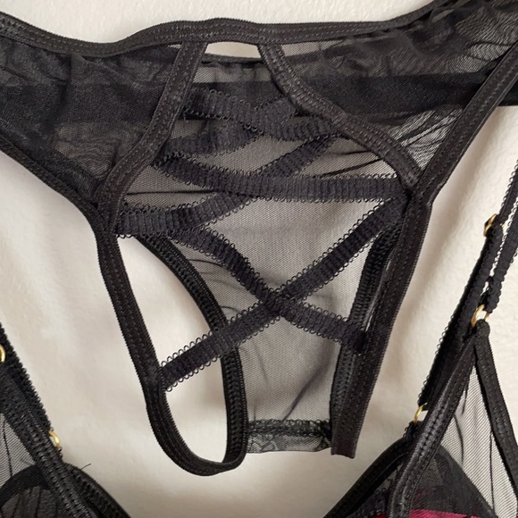 NEW W/ TAGS Two Piece Floral Embroidered Mesh Babydoll and Open Back Panty Set - Picture 5 of 9